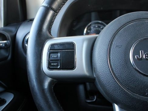 Used 2016 Jeep Compass Latitude image 11