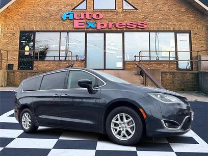 Used 2020 Chrysler Pacifica Touring w/ Advanced Safetytec Group