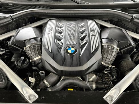 Used 2022 BMW X5 M50i w/ Premium Package AWD/4WD image 11