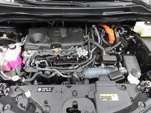 Used 2025 Toyota Sienna Platinum AWD/4WD image 35