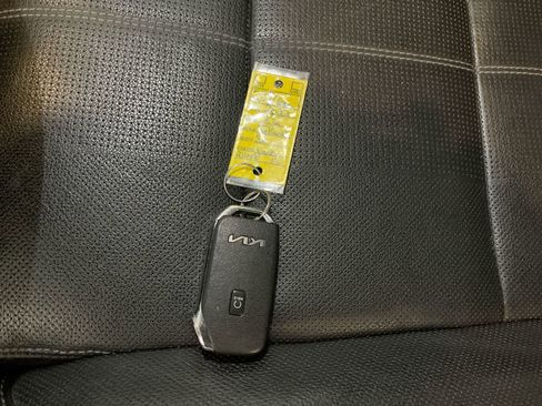 Used 2022 Kia Telluride SX w/ Nightfall Edition Package image 28