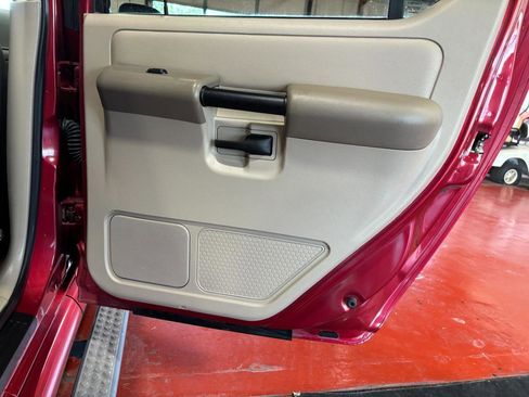 Used 2005 Ford Explorer Sport Trac XLT image 29