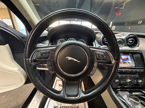 Used 2016 Jaguar XJ L Portfolio image 22