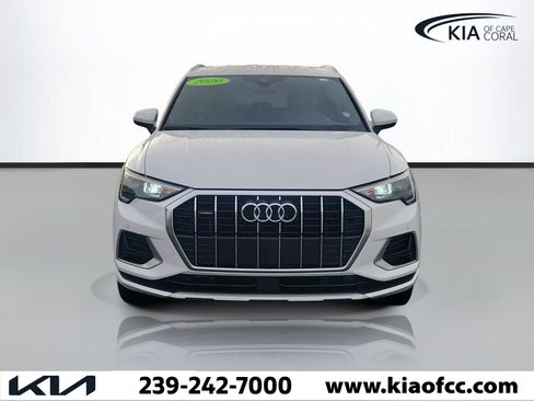 Used 2020 Audi Q3 2.0T Premium w/ Convenience Package AWD/4WD image 2