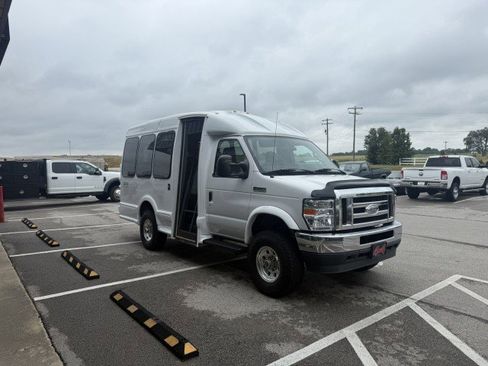 Used 2013 Ford E-350 and Econoline 350 Super Duty Wagon w/ Shuttle Bus Prep Pkg image 4