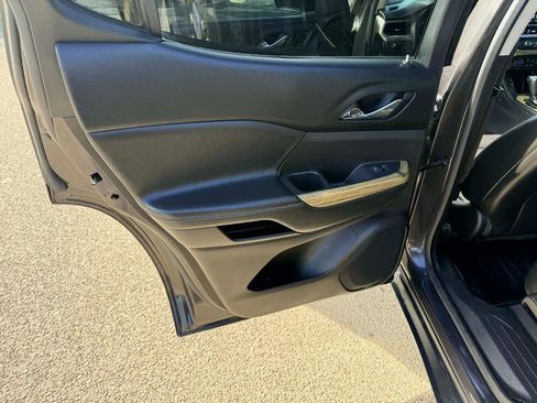 Used 2018 GMC Acadia Denali image 14