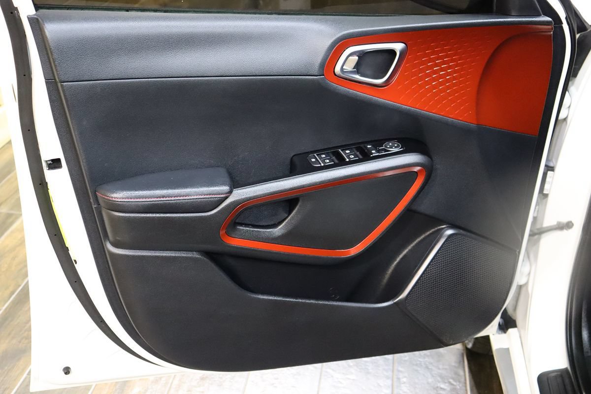 Used 2023 Kia Soul GT-Line FWD image 23