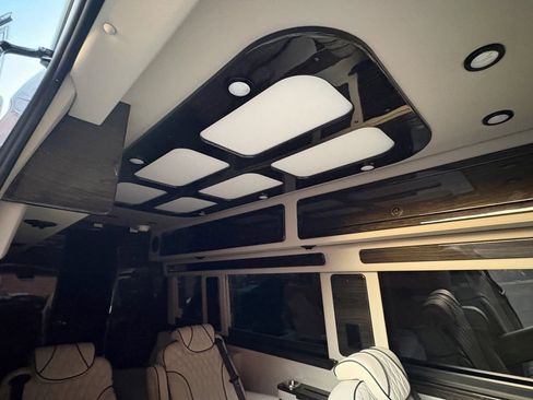 Used 2024 Mercedes-Benz Sprinter 3500 image 37