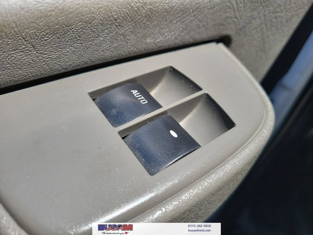 Used 2020 Chevrolet Express 2500 w/ Communications Package RWD image 16