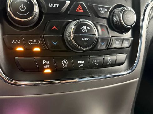 Used 2018 Jeep Grand Cherokee Laredo AWD/4WD image 25