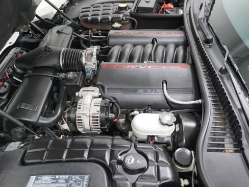 Used 2004 Chevrolet Corvette Convertible w/ Preferred Equipment Group image 31