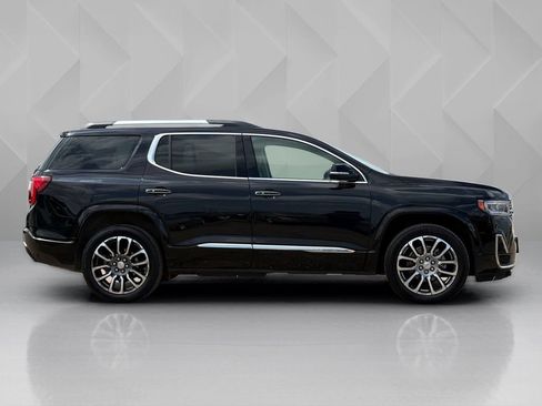 Used 2020 GMC Acadia Denali w/ Technology Package FWD image 4