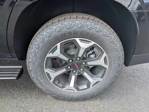 New 2026 GMC Yukon AT4 w/ AT4 Premium Plus Package AWD/4WD image 27
