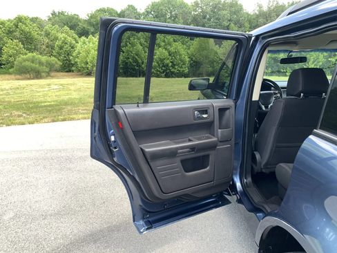 Used 2019 Ford Flex SE FWD image 29