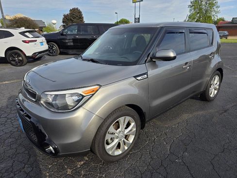 Used 2016 Kia Soul + FWD image 3