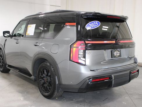 Used 2025 Nissan Armada PRO-4X AWD/4WD image 7