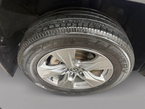 Used 2023 Toyota RAV4 XLE AWD/4WD image 9