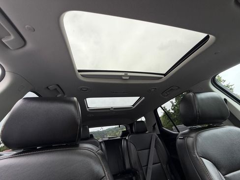 Used 2019 Chevrolet Traverse RS AWD/4WD image 27
