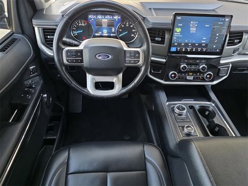 Used 2024 Ford Expedition XLT image 10