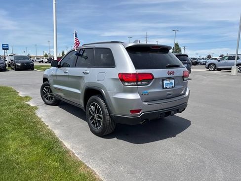 Used 2017 Jeep Grand Cherokee Trailhawk AWD/4WD image 5