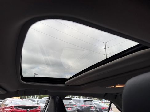 Used 2018 Toyota Corolla XLE FWD image 14