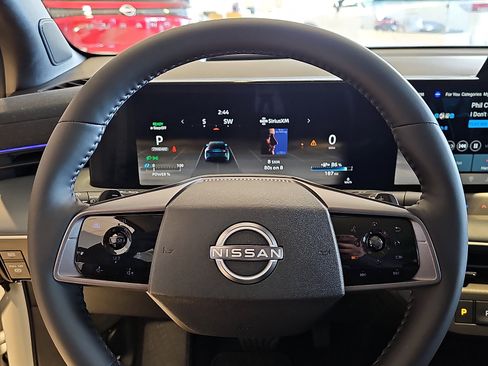 New 2026 Nissan Leaf Platinum+ w/ Cargo Package (Platinum+) FWD image 16