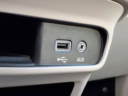 Used 2018 Chrysler Pacifica Touring-L image 20