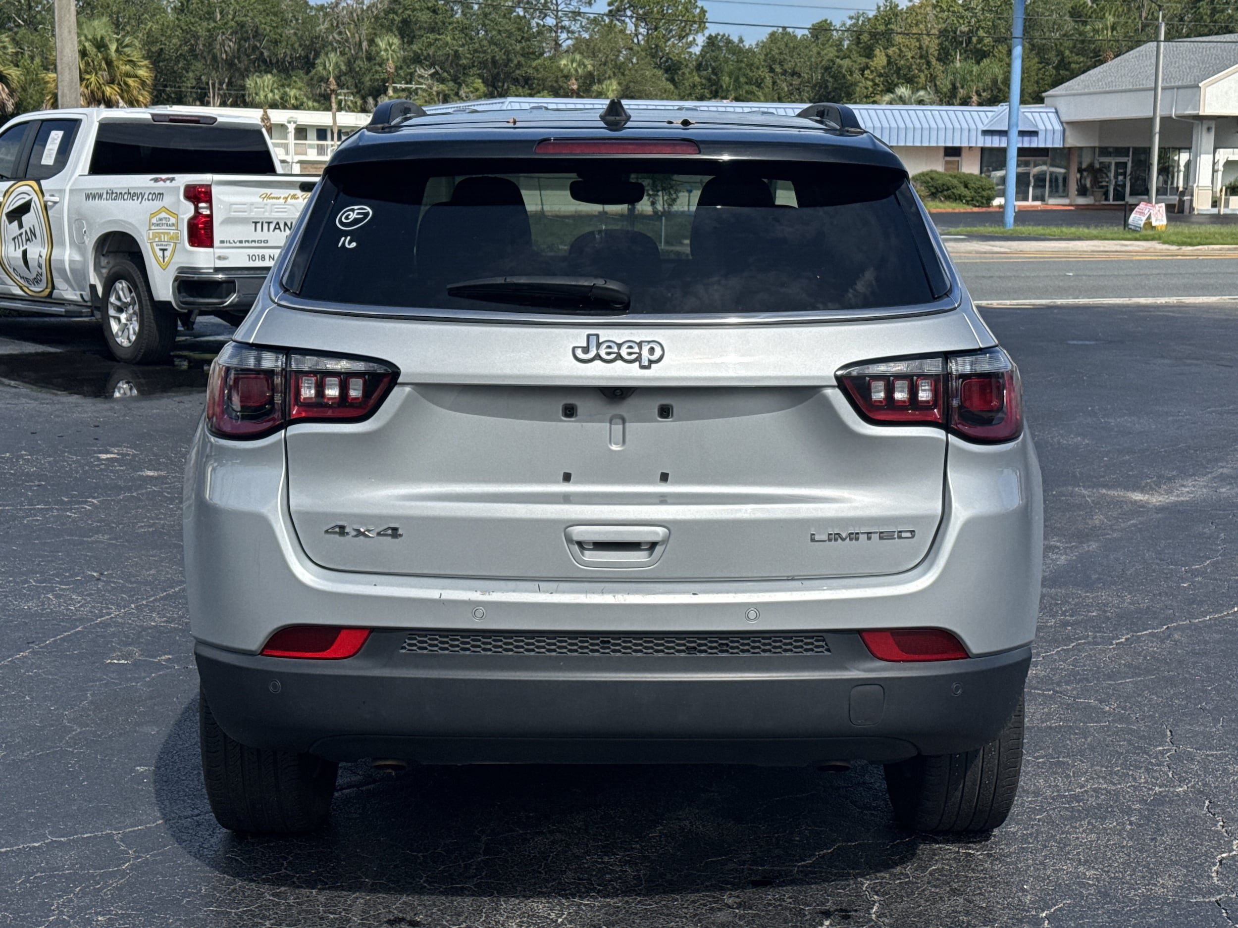 Used 2025 Jeep Compass Limited AWD/4WD image 9