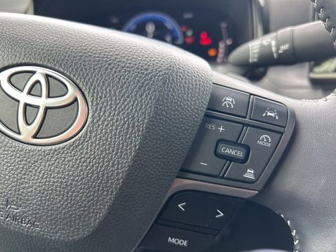 Used 2025 Toyota Camry SE w/ Convenience Package FWD image 19