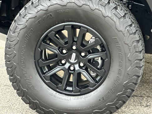 Used 2025 Ford F150 Raptor AWD/4WD image 35