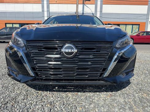 Used 2023 Nissan Altima 2.5 S image 2