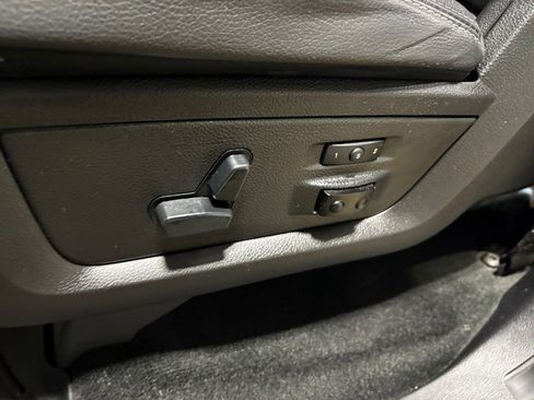 Used 2015 RAM 1500 Laramie w/ Convenience Group image 26