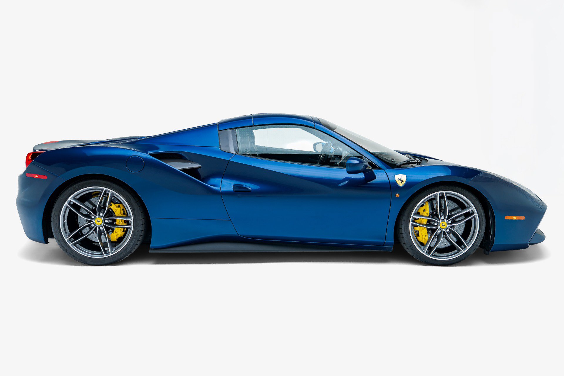 Used 2019 Ferrari 488 Spider RWD image 9