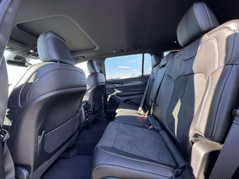 New 2025 Jeep Grand Cherokee L Altitude image 15