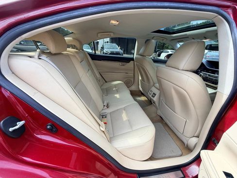 Used 2015 Lexus ES 350 w/ Premium Package FWD image 13