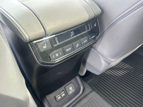 Used 2022 Toyota Highlander Platinum AWD/4WD image 30