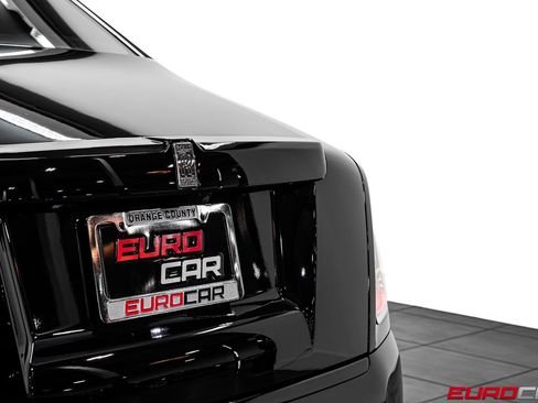 Used 2022 Rolls-Royce Phantom Sedan RWD image 20
