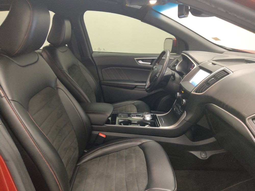Used 2020 Ford Edge ST-Line w/ Cold Weather Package FWD image 21