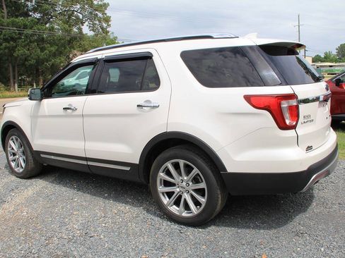 Used 2017 Ford Explorer Limited FWD image 6