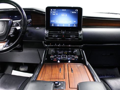 Used 2019 Lincoln Navigator L Select w/ Technology Package image 19