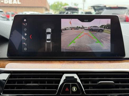 Used 2019 BMW 530e xDrive w/ Convenience Package AWD/4WD image 14