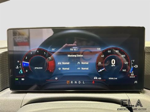Used 2025 Ford Mustang Coupe RWD image 13