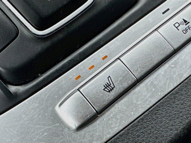 Used 2024 Kia Carnival LX FWD image 19