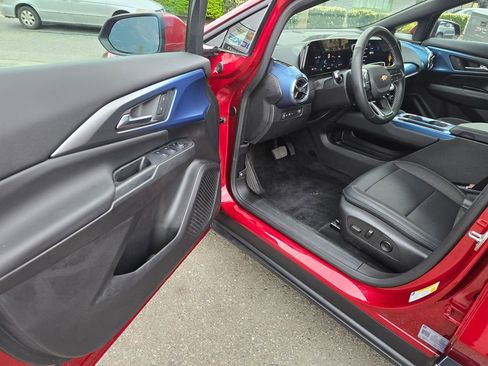 Used 2025 Chevrolet Equinox EV LT w/ Convenience Package FWD image 22