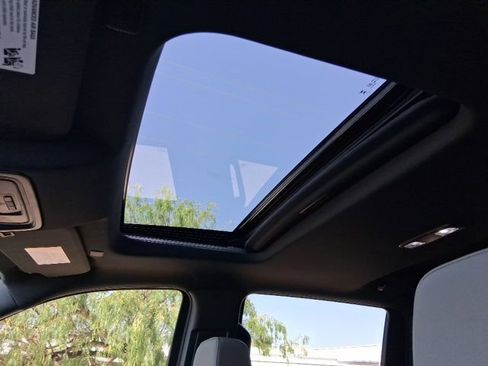 Used 2025 Chevrolet Silverado 1500 ZR2 w/ Technology Package image 24