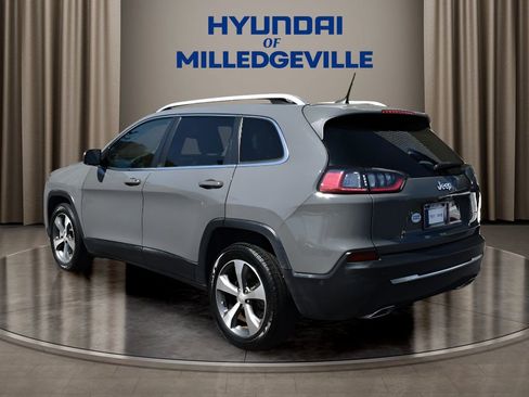 Used 2021 Jeep Cherokee Limited image 3