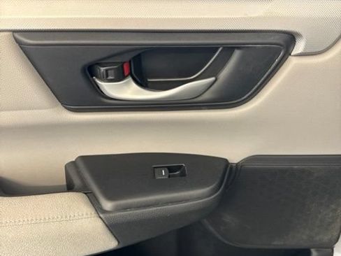 Used 2019 Honda CR-V LX image 14