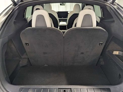 Used 2022 Tesla Model X Plaid image 25