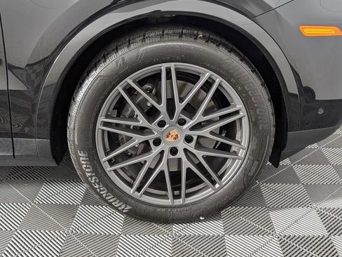 Certified 2025 Porsche Cayenne Coupe image 14