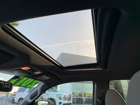 Used 2017 Toyota Tacoma TRD Sport image 17